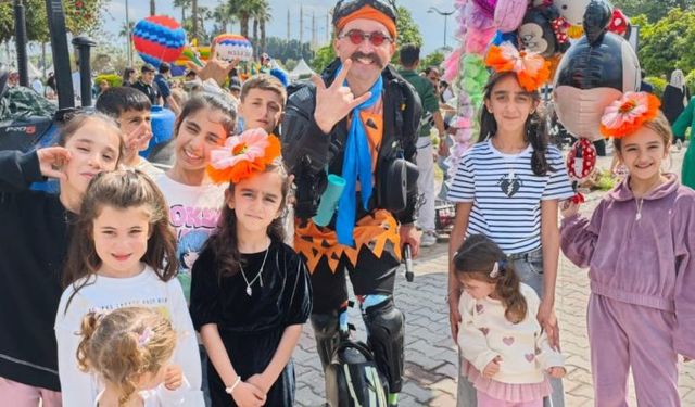 Vedat Akrilik'ten Adana Portakal Çiçeği Karnavalı'na Renk Katan Performans