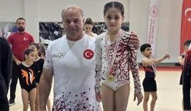 Samandağ'ın Minik Şampiyonları: Yoğun Kardeşlerden Çifte Zafer!