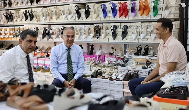 Antakya’nın Kalbinde Dayanışma: Başkan Yapar Esnafla Buluştu