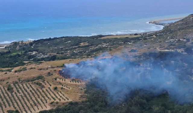 Hatay Samandağ’da Makilik Alanda Çıkan Yangın Kontrol Altına Alındı