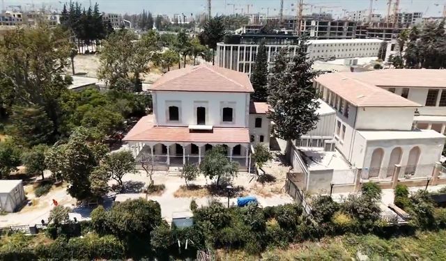 Hatay Valisi Masatlı, restorasyonu süren tarihi valilik binası ve konutunda incelemelerde bulundu