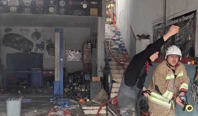 Sanayi Sitesinde Alevler Umut Oto’yu Sardı!