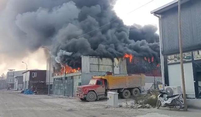 Yeni Sanayi 5. Cadde’de Yangın!