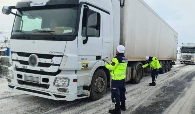 Olumsuz Hava Koşullarında Jandarma Ekipleri Görev Başında