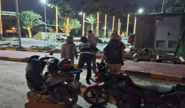 Polis Soğuk Havaya Rağmen Gece Mesaisinde