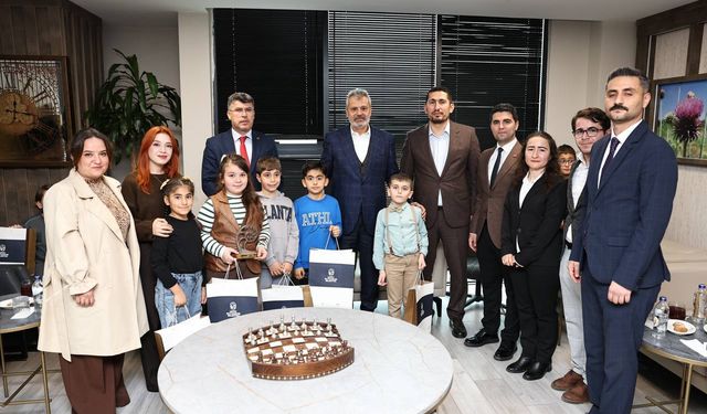 Başkan Öntürk, Şampiyon Gençleri Ağırladı