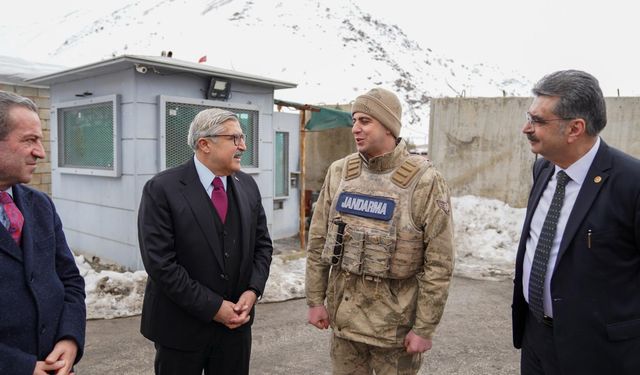 Hüseyin Yayman’dan Hakkari–Van yolunda Mehmetçiklere ziyaret