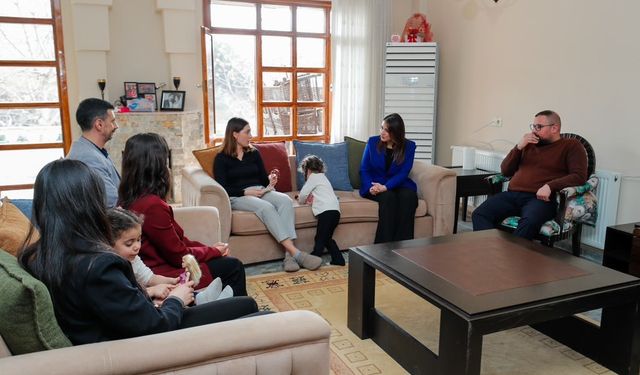 Esra Masatlı’dan Koruyucu Ailelere Anlamlı Ziyaret