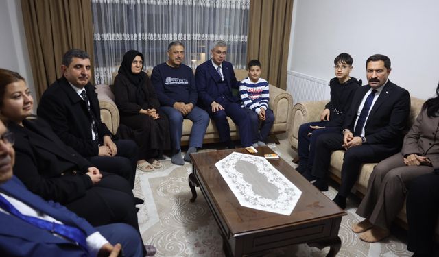 Deprem Şehidinin Ailesine Ziyaret