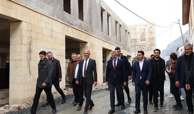 Ayakkabıcılar Çarşısı’nda Çalışmalar Sürüyor.