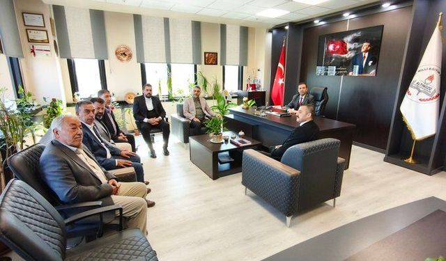 MHP Heyeti Altınözü Millî Eğitim Müdürü’nü Ziyaret Etti