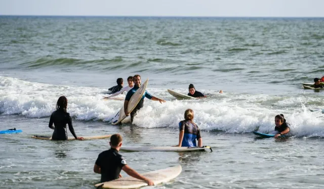 Hatay’da Umut Sörfle Büyüyor