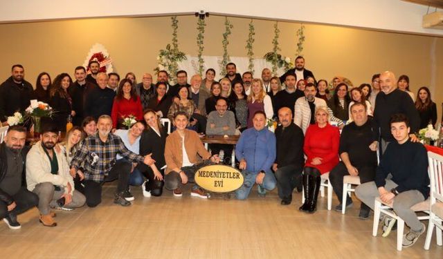 Kadir Gecesi’nde Medeniyetler Korosu’ndan Kardeşlik Sofrası