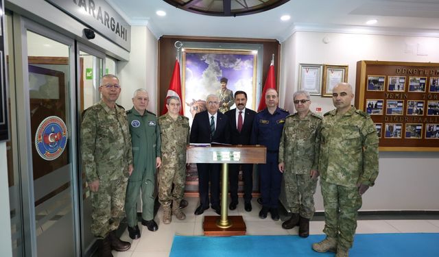 Bakan Güler’den İskenderun’da Deniz Er Eğitim Alayı’na Ziyaret