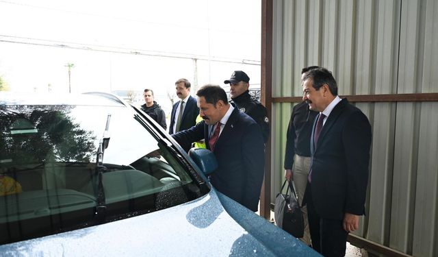 Hatay’da Trafik Noktalarında Bayramlaşma