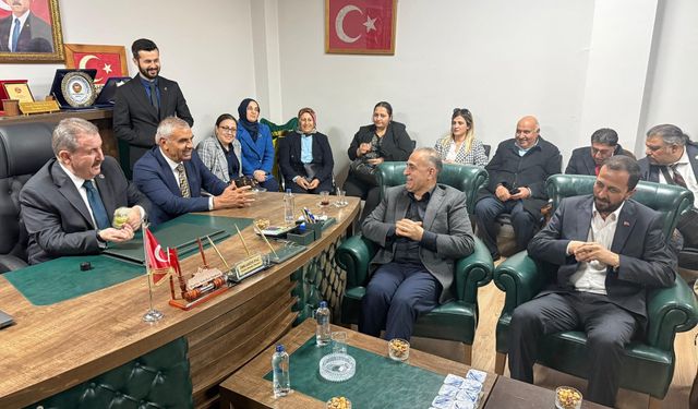 BBP Lideri Destici Kumlu’da İftar Programına Katıldı