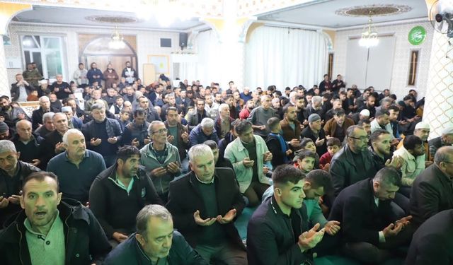 Rıfat Sarı Kadir Gecesi’nde vatandaşlarla buluştu