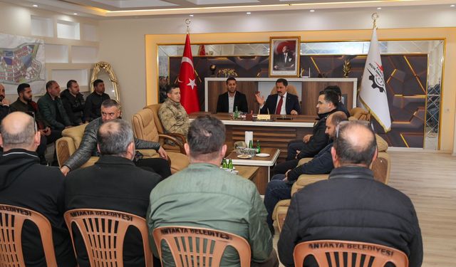 Vali Masatlı, Reyhanlı Ayakkabıcılar Sitesi’nde Esnafla Buluştu