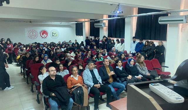 Altınözü’nde Öğrencilere Girişimcilik Eğitimi