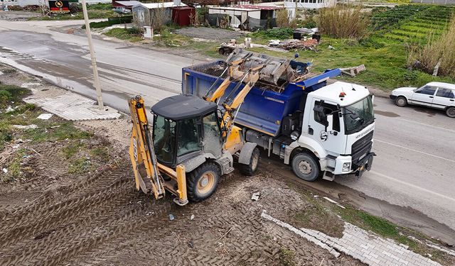 HBB’den Yağış Sonrası Sahilde Yoğun Temizlik Mesaisi
