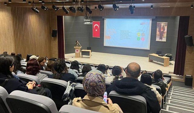 Antakya’da Sağlık Personeline Bağımlılık ve Şiddetle Mücadele Eğitimi