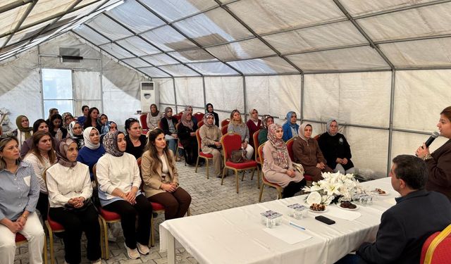 AK Parti Hatay İl Kadın Kolları Haftalık Toplantısını Gerçekleştirdi