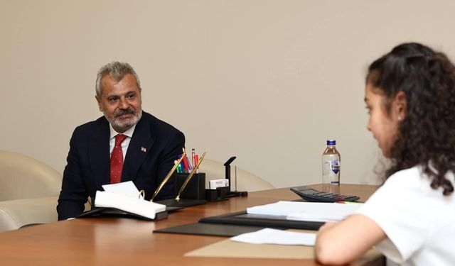 3 Minik Başkan HBB Koltuğunda