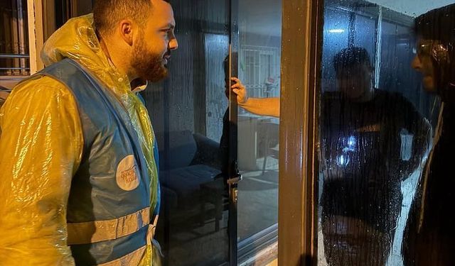 AK Gençlik Hatay’dan Defne’de Yağıştan Etkilenen Ailelere Destek