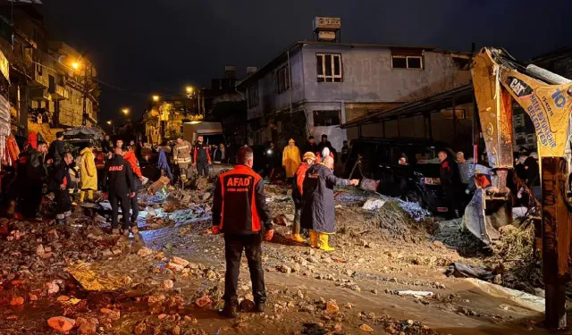 Hatay’da Ev Çöktü, 1 Kişi Hayatını Kaybetti