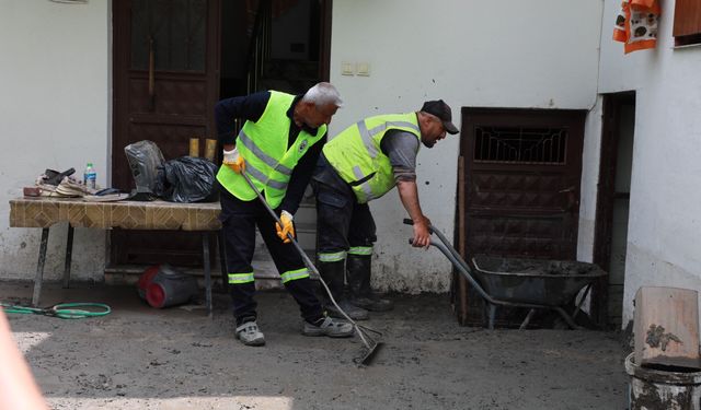 HBB Defne’de Yağışın İzlerini Silmek İçin Sahada