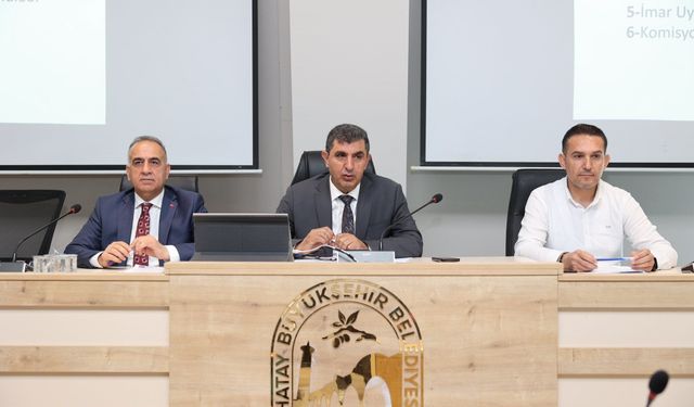 AK Parti Grubu Büyükşehir Belediye Meclisi Toplantısında Bir Araya Geldi