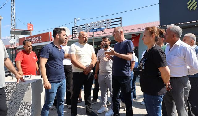 Yapar, Prefabrik Uzun Çarşı Esnafını Ziyaret Etti