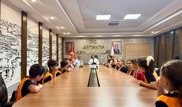 Şampiyon Öğrencilerden İlçe Millî Eğitim Müdürü’ne Ziyaret
