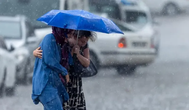 Meteoroloji Saat Verdi: Sağanak ve Dolu Uyarısı