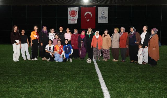 Yeşil Sahada Cumhuriyet Coşkusu