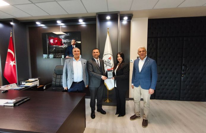 Hataylılar Derneği’nden İlçe Milli Eğitim Müdürü’ne Ziyaret