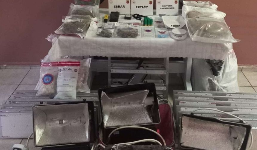 Adana'da uyuşturucu operasyonunda 2 kişi tutuklandı
