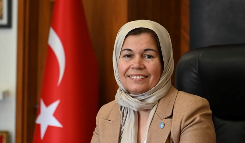 Antalya'da Demre Belediye Başkanlığına Gülsüm Cengiz seçildi