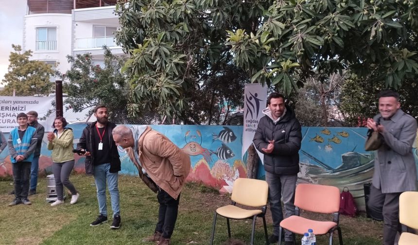 Hatay'da depremzede çocuklar, tiyatro ile neşe buldu
