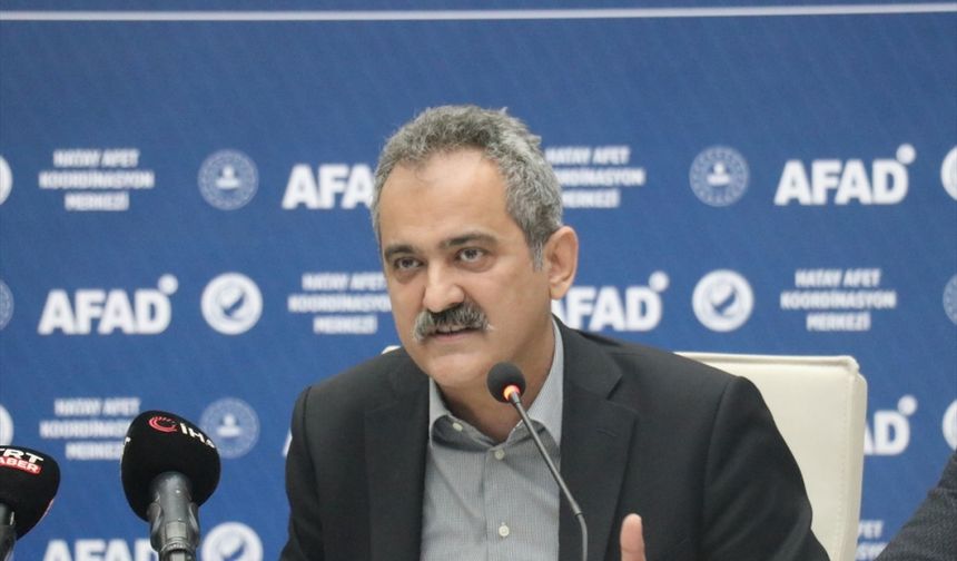 Milli Savunma Bakanı Akar, Hatay Afet Koordinasyon Merkezi'nde konuştu: