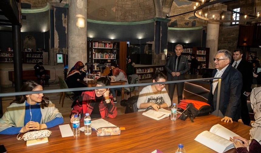 Memduh Büyükkılıç'tan 'kütüphane' mesajı