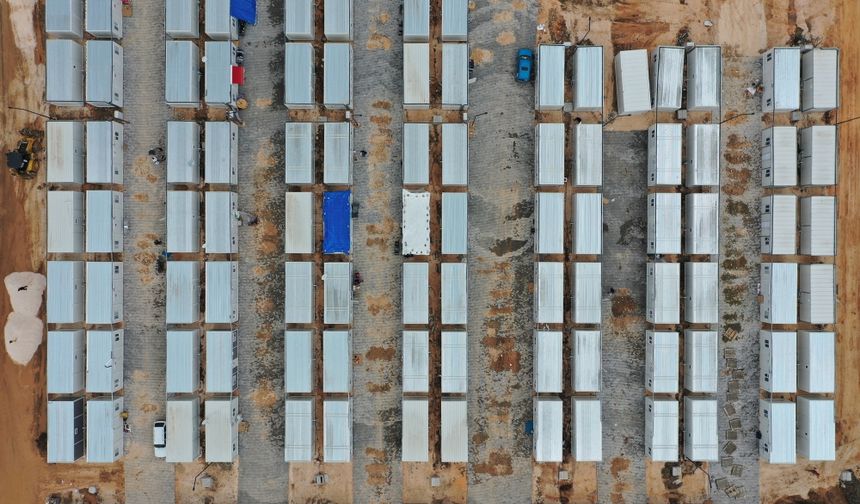 Pazarcık'ta konteyner kent ve TOKİ konutlarının yapım çalışmaları sürüyor