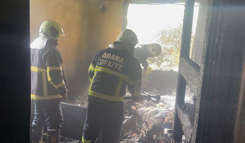 Adana'da iki katlı evde çıkan yangın söndürüldü
