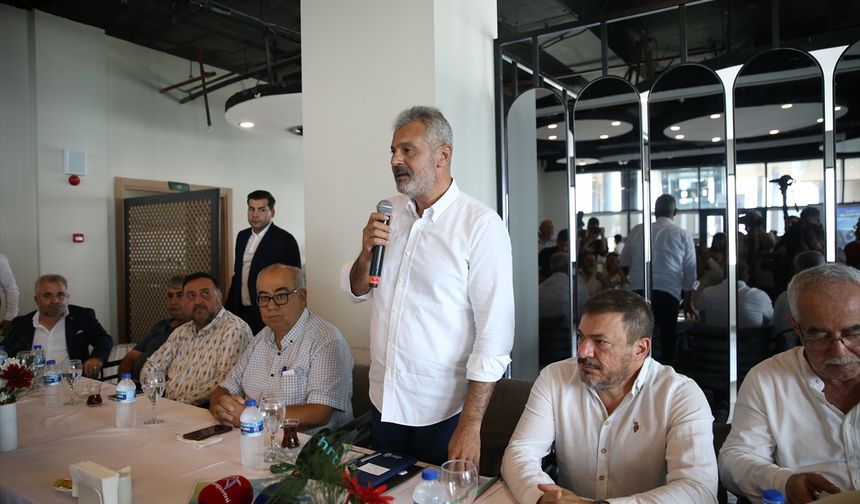 Hatay Büyükşehir Belediye Başkanı Öntürk basın mensuplarıyla buluştu