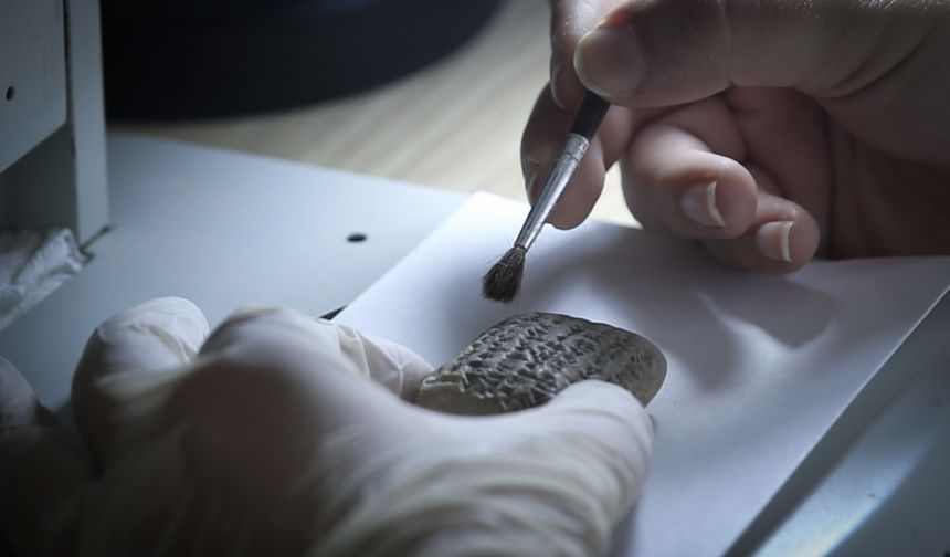 Hatay'da bulunan 3 bin 500 yıllık tablet dönemin ticari hayatıyla ilgili bilgi veriyor