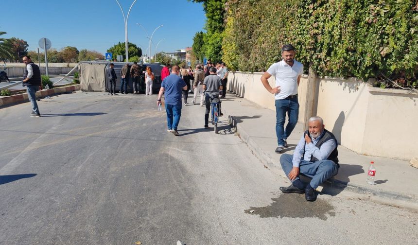 Mersin'de otomobille pikabın çarpıştığı kazada 2 kişi yaralandı