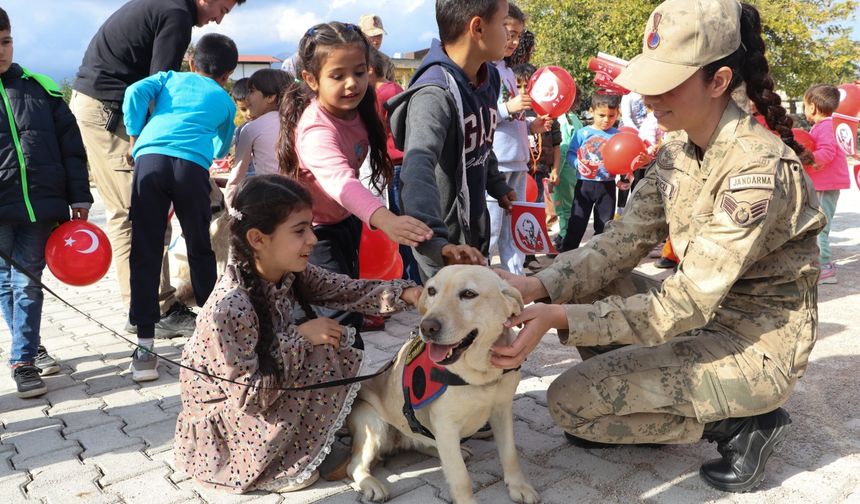 Hassa'da Dünya Çocuk Hakları Günü Coşkusu