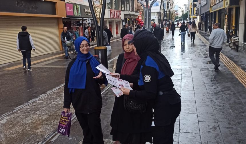 İskenderun'da Polis Ekiplerinden KADES Bilgilendirme Çalışması