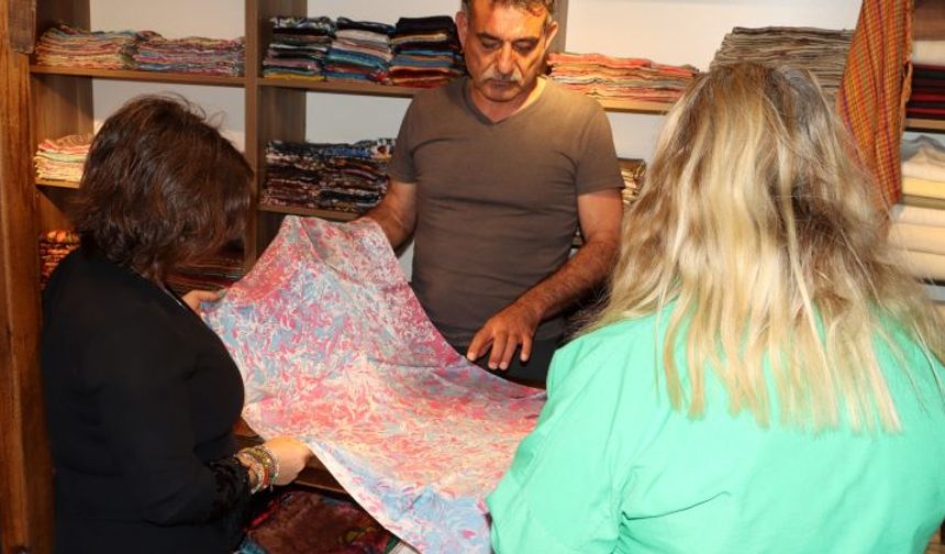 Caner İpekçilik’ten Sanatla Dokunan İpekler