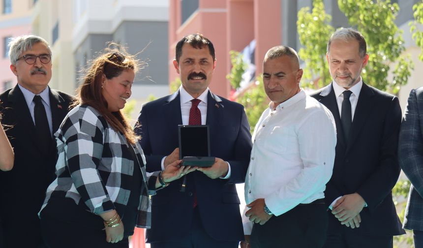 Hatay'da 22 bin 239 deprem konutu ve iş yerinin daha hak sahibi belirlendi